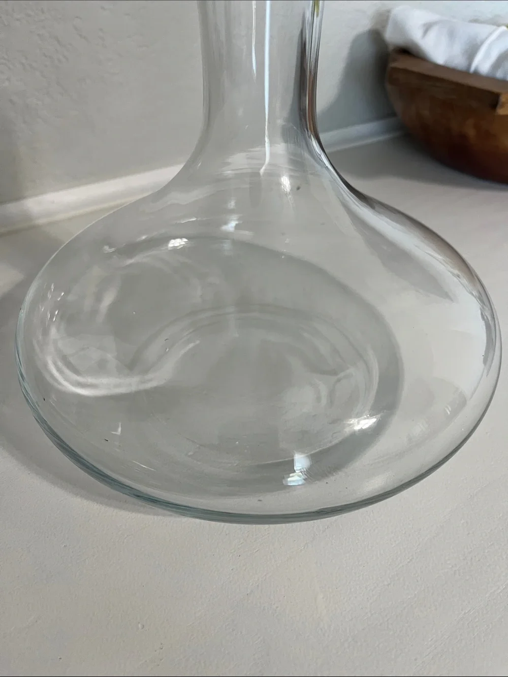 Clear Glass Wine Decanter with Wide Base